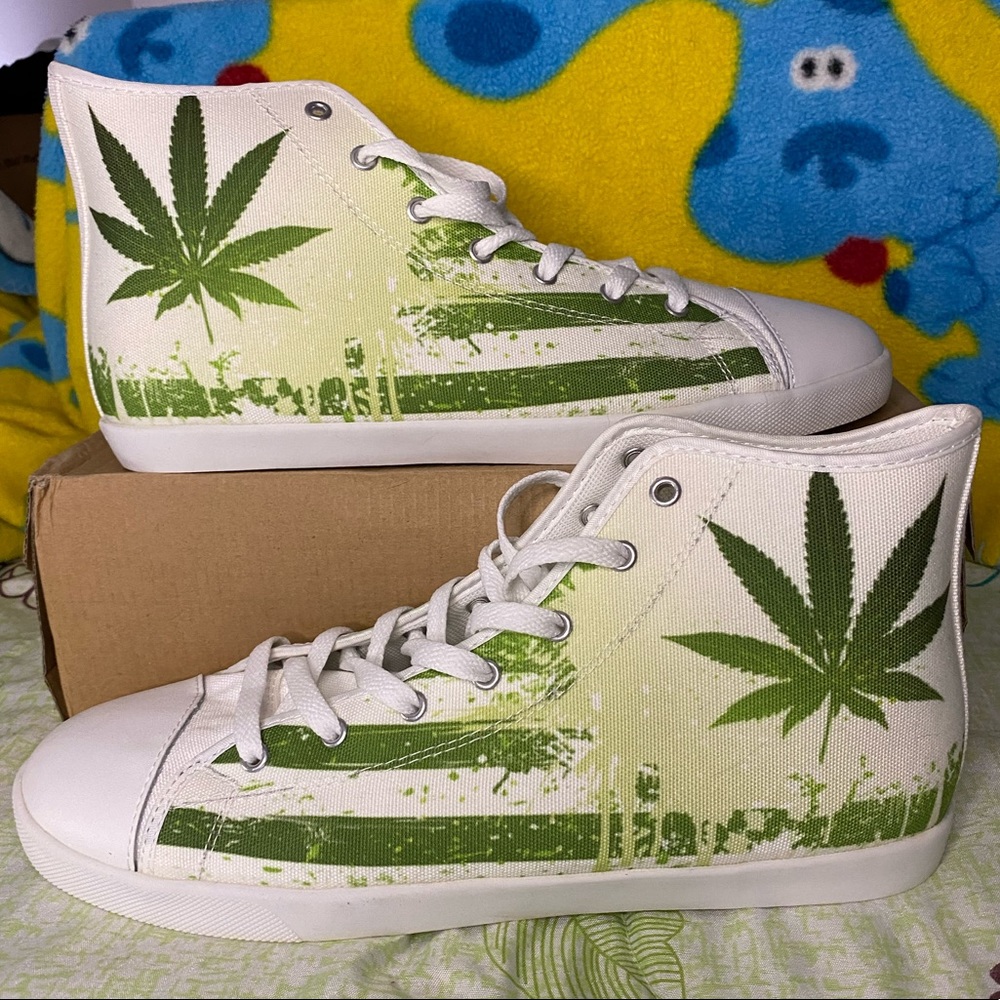 BRAND NEW Weed 420 high top shoes
